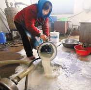 奶業(yè)困局，路在何方？