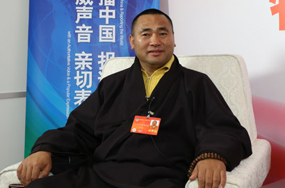 全國政協(xié)委員東寶仲巴·呼圖克圖做客新華網(wǎng)、中國政府網(wǎng)兩會訪談
