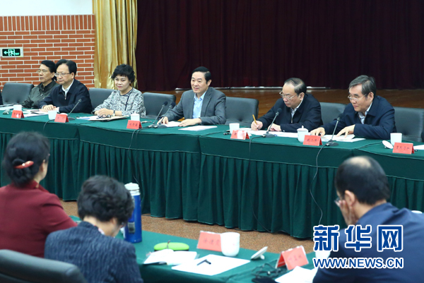 4月12日，中共中央政治局委員、中央書記處書記、中宣部部長劉奇葆在北京出席“走向世界的中國兒童文學(xué)”座談會并講話。 新華社記者丁海濤攝