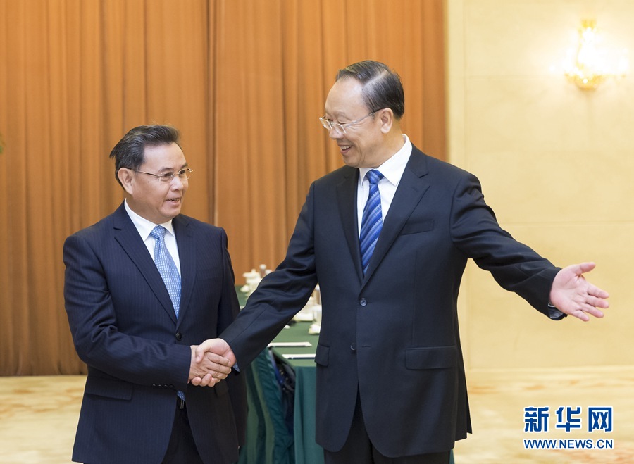 10月12日，中共中央書記處書記、全國政協(xié)副主席杜青林在北京會(huì)見來華訪問并出席“2016中國共產(chǎn)黨與世界對話會(huì)”的老撾人革黨中央政治局委員、建國陣線中央主席賽頌蓬·豐威漢率領(lǐng)的老撾人革黨代表團(tuán)?！⌒氯A社記者丁海濤攝