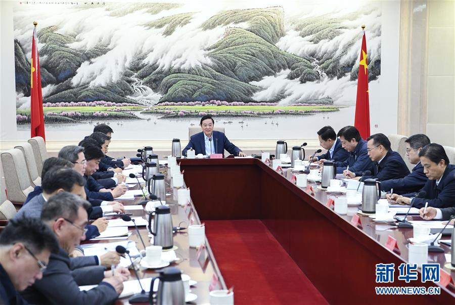 2月24日，中共中央政治局委員、中央書記處書記、中宣部部長劉奇葆出席國家高端智庫理事會擴大會議。 新華社記者 張領(lǐng) 攝
