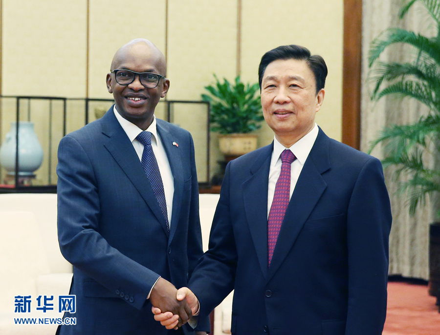3月16日，中國(guó)國(guó)家副主席李源潮在北京會(huì)見布隆迪外長(zhǎng)尼亞米特韋。新華社記者姚大偉攝