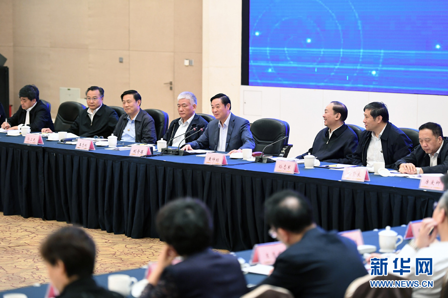 5月11日，中宣部在深圳召開深化文化體制改革座談會。中共中央政治局委員、中央書記處書記、中宣部部長劉奇葆出席會議并講話。 新華社記者張領(lǐng) 攝