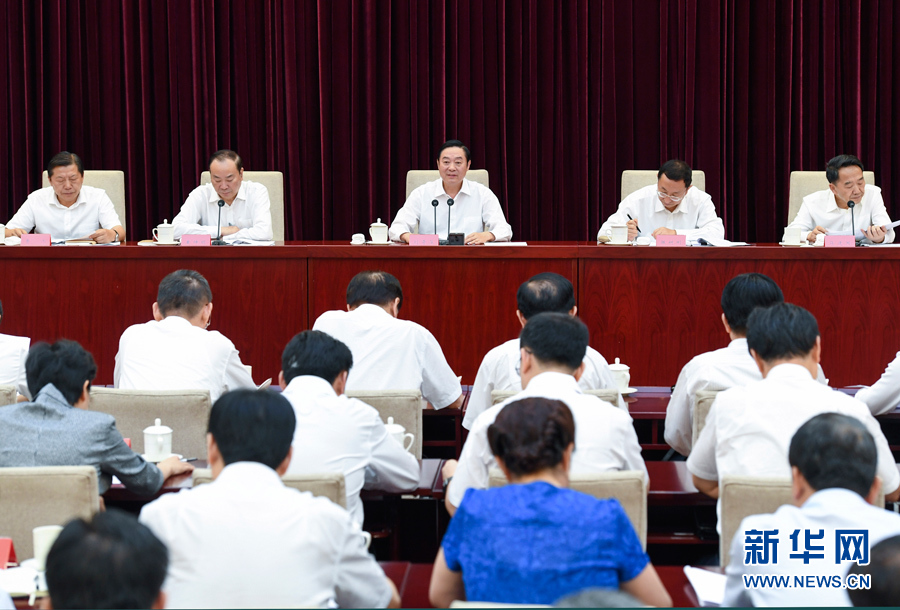 7月28日，中宣部在北京召開全國宣傳部長專題工作會議，學習貫徹習近平總書記在省部級主要領導干部專題研討班上的重要講話精神。中共中央政治局委員、中央書記處書記、中宣部部長劉奇葆出席會議并講話。新華社記者張領攝