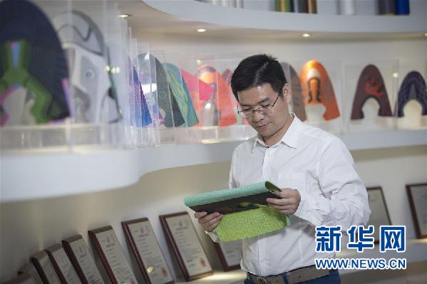 （十九大時光·圖文互動）（3）青春，在夢想的引領(lǐng)下飛揚——來自基層蹲點現(xiàn)場的報道