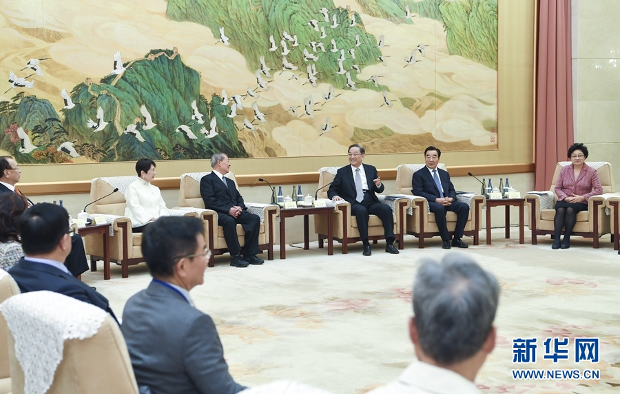11月7日，全國政協(xié)主席俞正聲在北京會見饒穎奇率領的臺灣民意代表交流參訪團。新華社記者張領攝