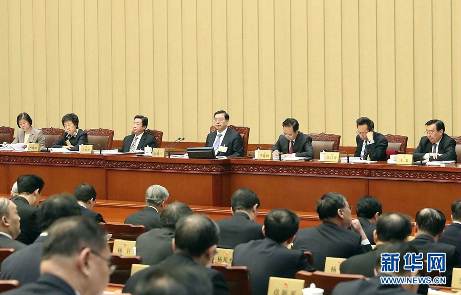 2月23日，十二屆全國人大常委會第三十三次會議在北京人民大會堂開幕。張德江委員長主持會議。 新華社記者　劉衛(wèi)兵　攝