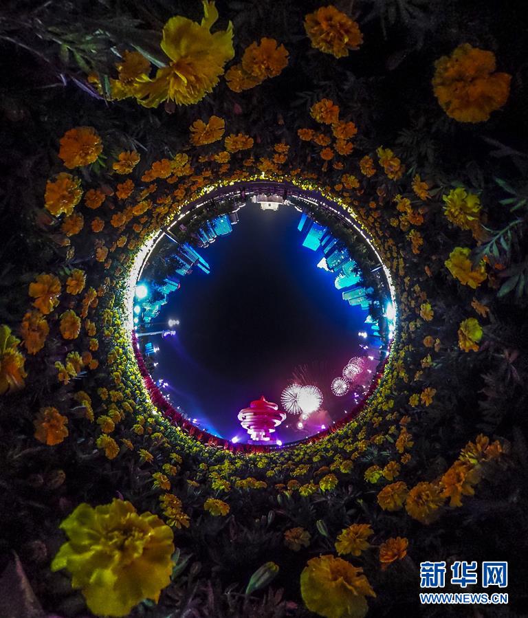 （新華全媒頭條·上合青島峰會(huì)·圖文互動(dòng)）（1）攜手前進(jìn)，開啟上合發(fā)展新征程 ——習(xí)近平主席主持上合組織青島峰會(huì) 并舉行系列活動(dòng)紀(jì)實(shí)