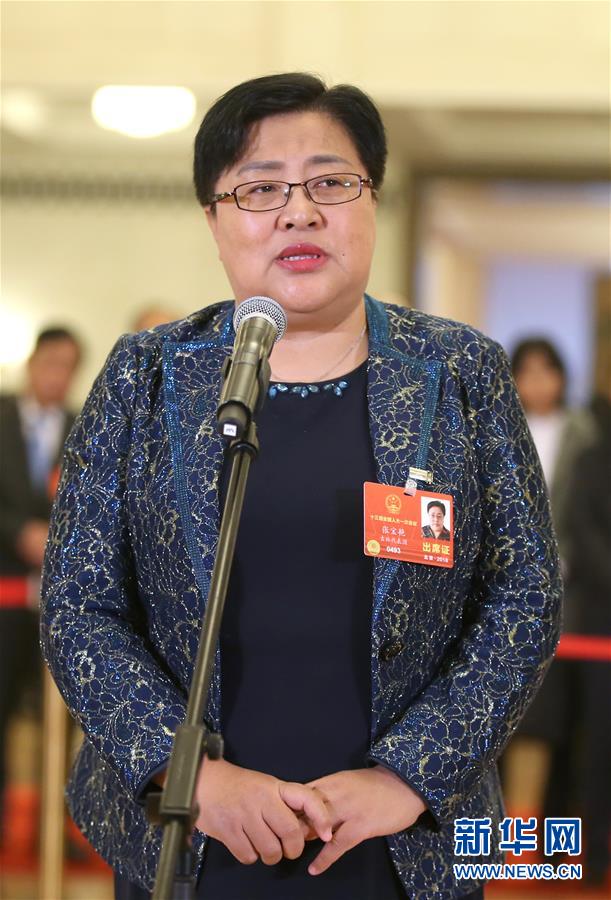 （兩會(huì)·XHDW）（7）全國(guó)人大代表接受采訪(fǎng)