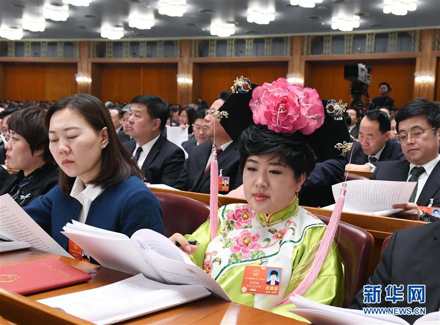 （兩會(huì)·基層代表履職故事）（1）全國人大代表孫艷玲：做好非遺事業(yè)，讓古老技藝活起來