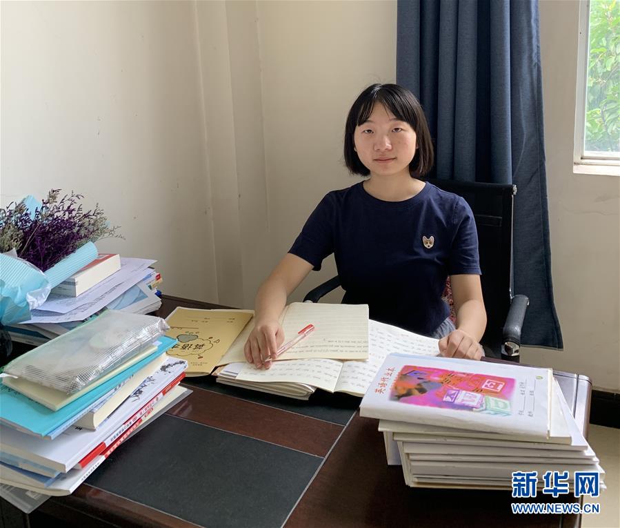 （在習近平新時代中國特色社會主義思想指引下——新時代新作為新篇章·總書記關心的百姓身邊事·圖文互動)（2）“我走進大山，是為了讓你走出大山”——大學生支教故事