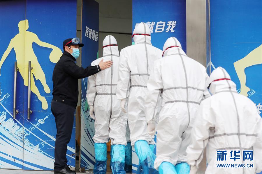 （習近平致敬的戰(zhàn)“疫”英雄·公安干警篇·圖文互動）（2）他們，抗疫一線鑄警魂