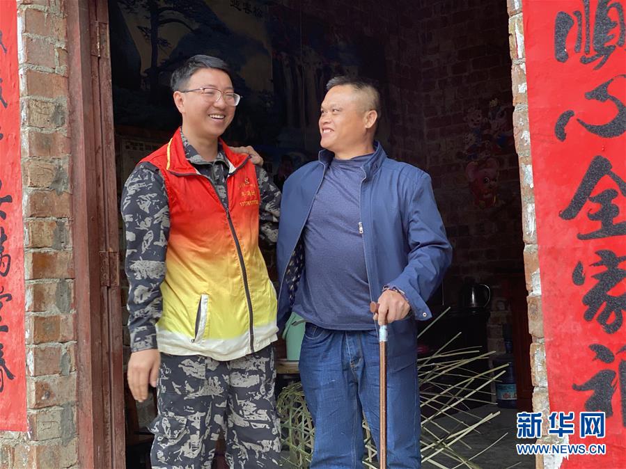 （在習近平新時代中國特色社會主義思想指引下——新時代新作為新篇章·習近平總書記關切事·圖文互動）（4）青春做伴，西部放歌——走近扎根西部建設邊疆的大學生們