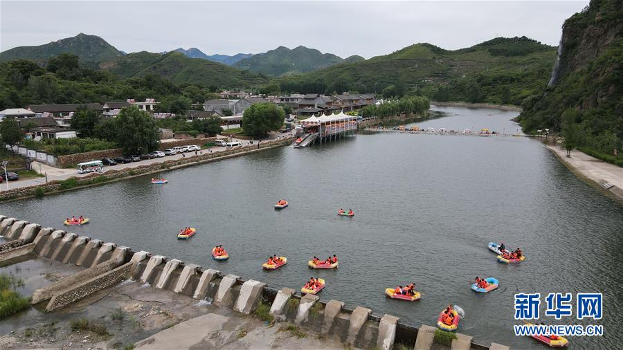 （新華全媒頭條·走向我們的小康生活·圖文互動）（3）長城腳下，小康村串成“珍珠鏈”