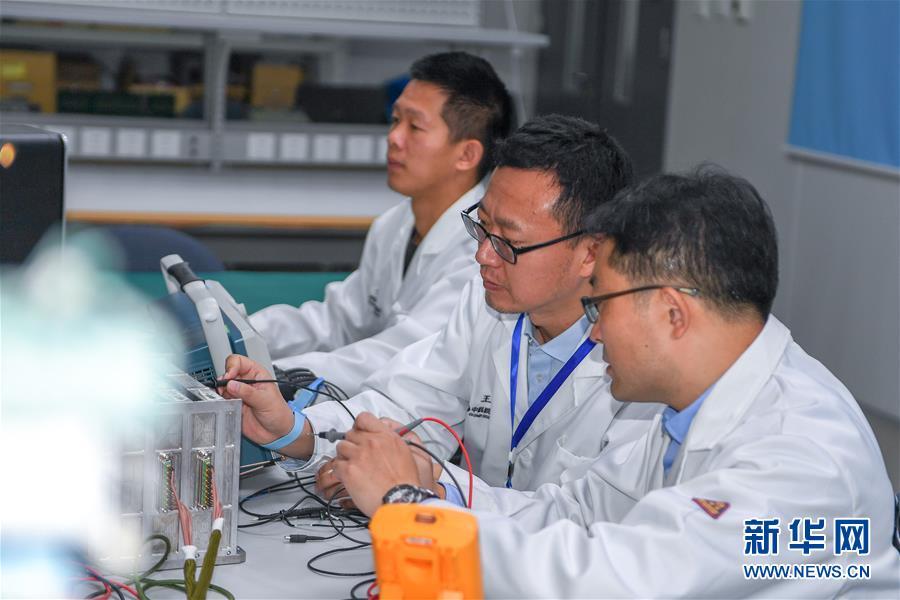 （在習(xí)近平新時代中國特色社會主義思想指引下——新時代新作為新篇章·習(xí)近平總書記關(guān)切事·圖文互動）（2）終不悔為國為民，攀高峰只爭朝夕——來自科學(xué)家們的動人故事