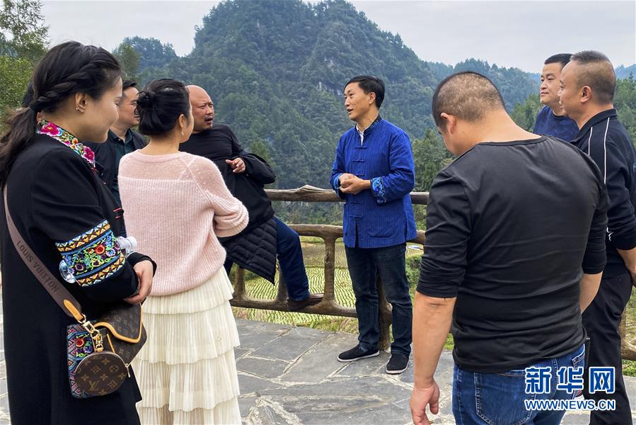 （在習(xí)近平新時(shí)代中國特色社會主義思想指引下——新時(shí)代新作為新篇章·習(xí)近平總書記關(guān)切事·圖文互動）（1）精準(zhǔn)扶貧7年，十八洞村“長”出10余種新職業(yè)