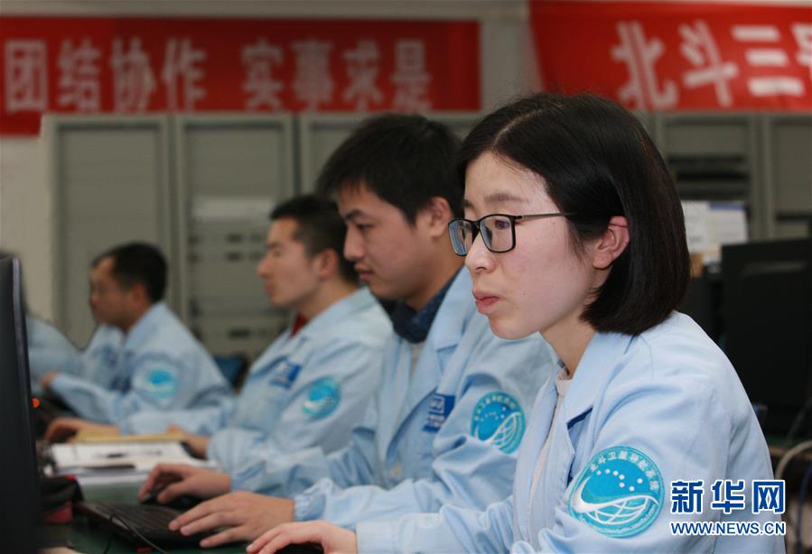 （在習近平強軍思想指引下·我們在戰(zhàn)位報告·圖文互動）（1）向著未來戰(zhàn)場沖鋒——國防科技大學(xué)科研創(chuàng)新記事