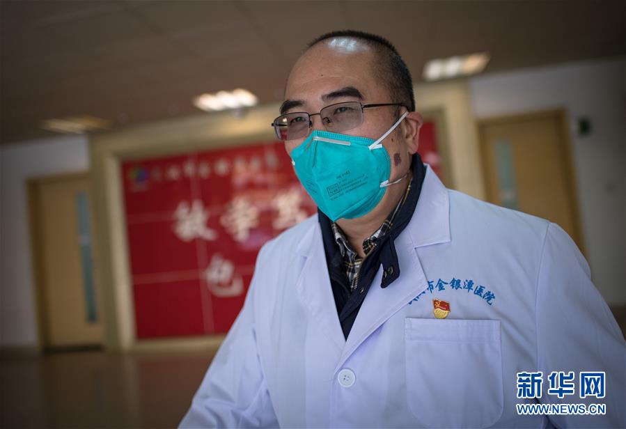 （抗疫先進(jìn)事跡·圖文互動）（3）張定宇：疫情“暴風(fēng)眼”里，“漸凍”之軀與時間賽跑