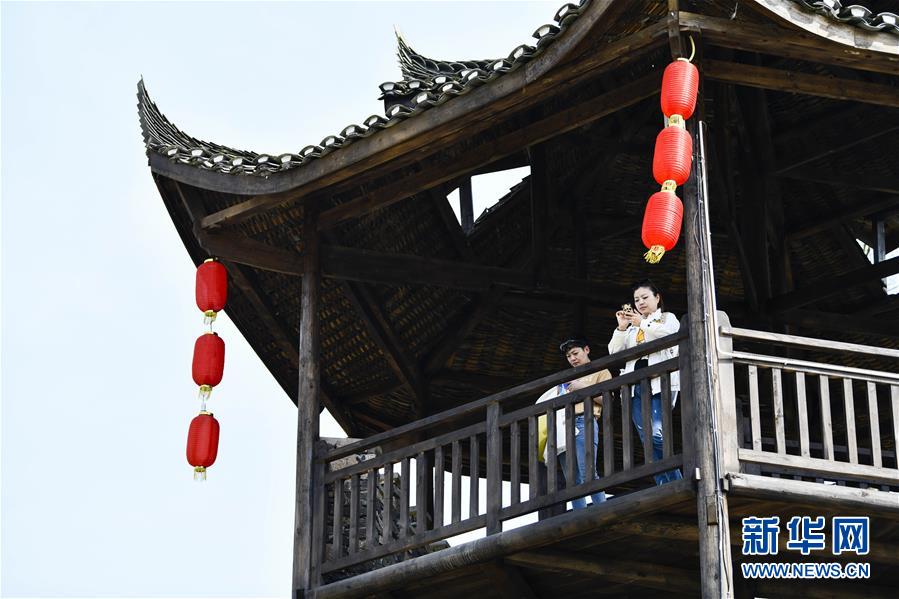 （新華全媒頭條·圖文互動(dòng)）（20）從人民中汲取磅礴力量——習(xí)近平總書記同出席2020年全國兩會(huì)人大代表、政協(xié)委員共商國是紀(jì)實(shí)
