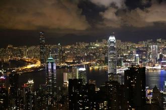 中央對香港行政長官是有標準的，是一貫的