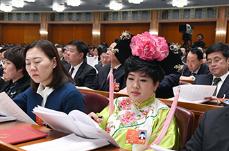 全國人大代表孫艷玲：做好非遺事業(yè)，讓古老技藝活起來