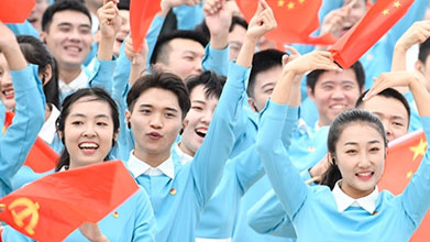 今天，這些歌在天安門廣場(chǎng)唱響