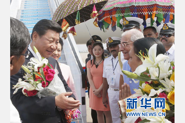 9月17日，國家主席習(xí)近平抵達(dá)古吉拉特邦艾哈邁達(dá)巴德市，開始對印度進(jìn)行國事訪問。 新華社記者 鞠鵬 攝