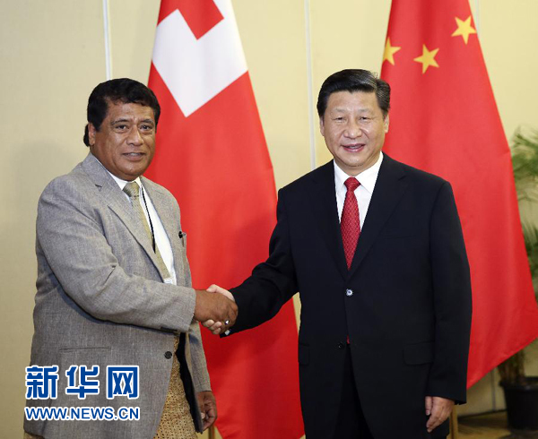 11月22日，國(guó)家主席習(xí)近平在斐濟(jì)楠迪會(huì)見湯加首相圖伊瓦卡諾。新華社記者丁林?jǐn)z 