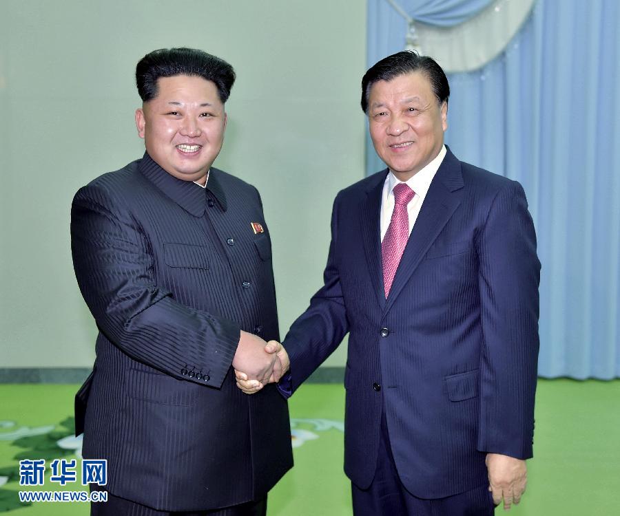 10月9日，中共中央政治局常委、中央書記處書記劉云山在平壤百花園迎賓館會見朝鮮勞動黨第一書記金正恩。 新華社記者 李濤 攝