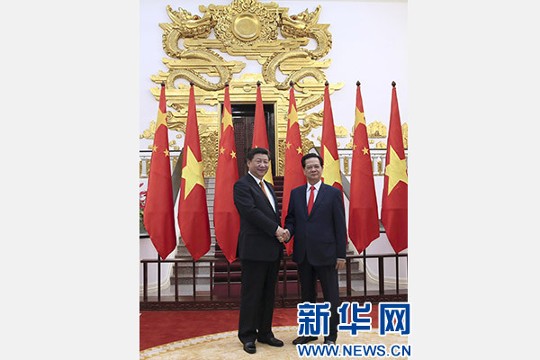 11月5日，中共中央總書記、國家主席習近平在河內同越南總理阮晉勇舉行會談。 新華社記者 蘭紅光 攝