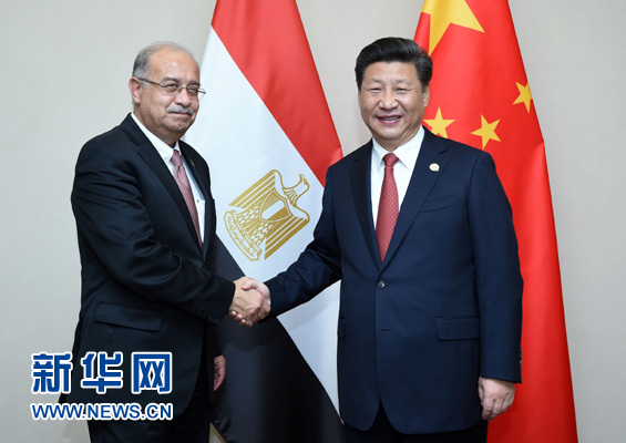 12月4日，國家主席習(xí)近平在約翰內(nèi)斯堡會見埃及總理伊斯梅爾。新華社記者 張鐸 攝 