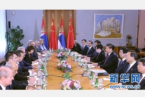 6月18日，國(guó)家主席習(xí)近平在貝爾格萊德同塞爾維亞總統(tǒng)尼科利奇舉行會(huì)談。 新華社記者 馬占成 攝