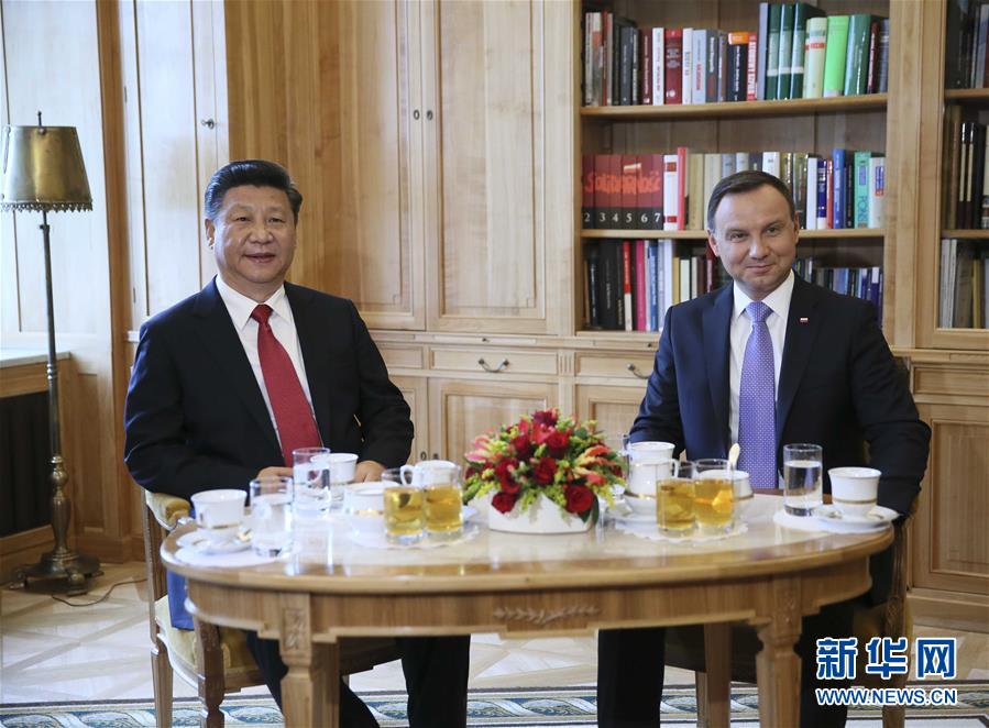 6月20日，國(guó)家主席習(xí)近平在華沙同波蘭總統(tǒng)杜達(dá)舉行會(huì)談。新華社記者蘭紅光攝 