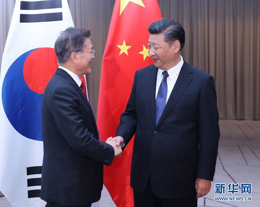 7月6日，國家主席習(xí)近平在柏林會(huì)見韓國總統(tǒng)文在寅。 新華社記者 王曄攝
