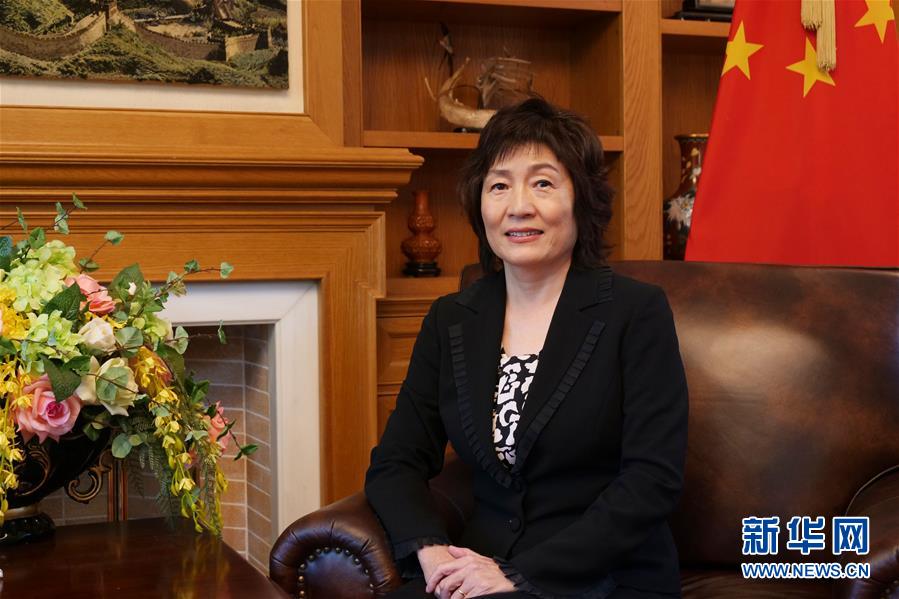 （習(xí)近平出訪配合稿·圖文互動）專訪：中希關(guān)系已成為不同國家間和平相處、合作共贏的典范——訪中國駐希臘大使章啟月