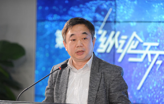 倪峰：明年看全球化，就是看中國